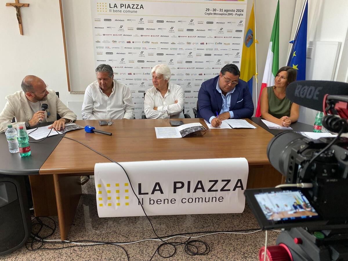 La Piazza fa notizia: tra gli ospiti anche Meloni? E il vertice del cdx… La Piazza fa notizia: tra gli ospiti anche Meloni? E il vertice del cdx…