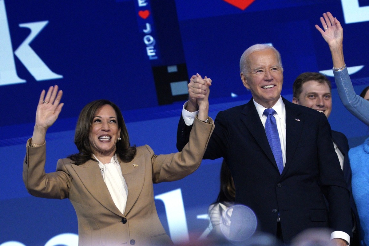 Convention dem, gli Obama esaltano la Harris. Il celebre “yes we can” diventa “yes she can” Convention dem, gli Obama esaltano la Harris. Il celebre “yes we can” diventa “yes she can”