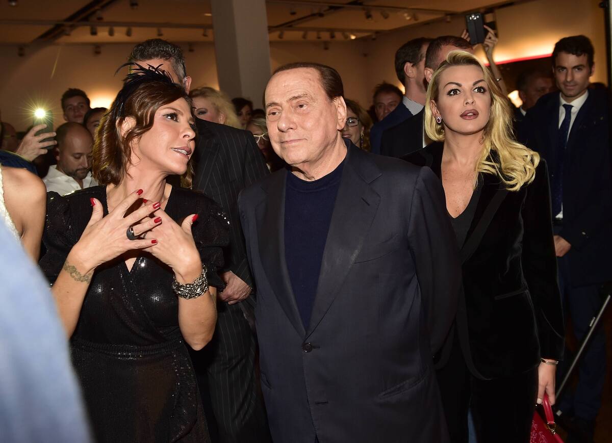 Pascale furiosa con Sorrentino: “Scriverò un libro su chi sguazza e mangia con i soldi di Berlusconi”