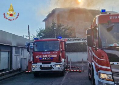 Rogo Cinecittà, il sindacato dei Vigili del Fuoco: “Dalle istituzioni basta parole, servono fatti e fondi per il Corpo”