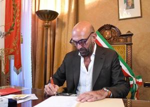Csx, a Bari campo largo nel caos: il sindaco Leccese revoca l’assesore Diomede (M5s)