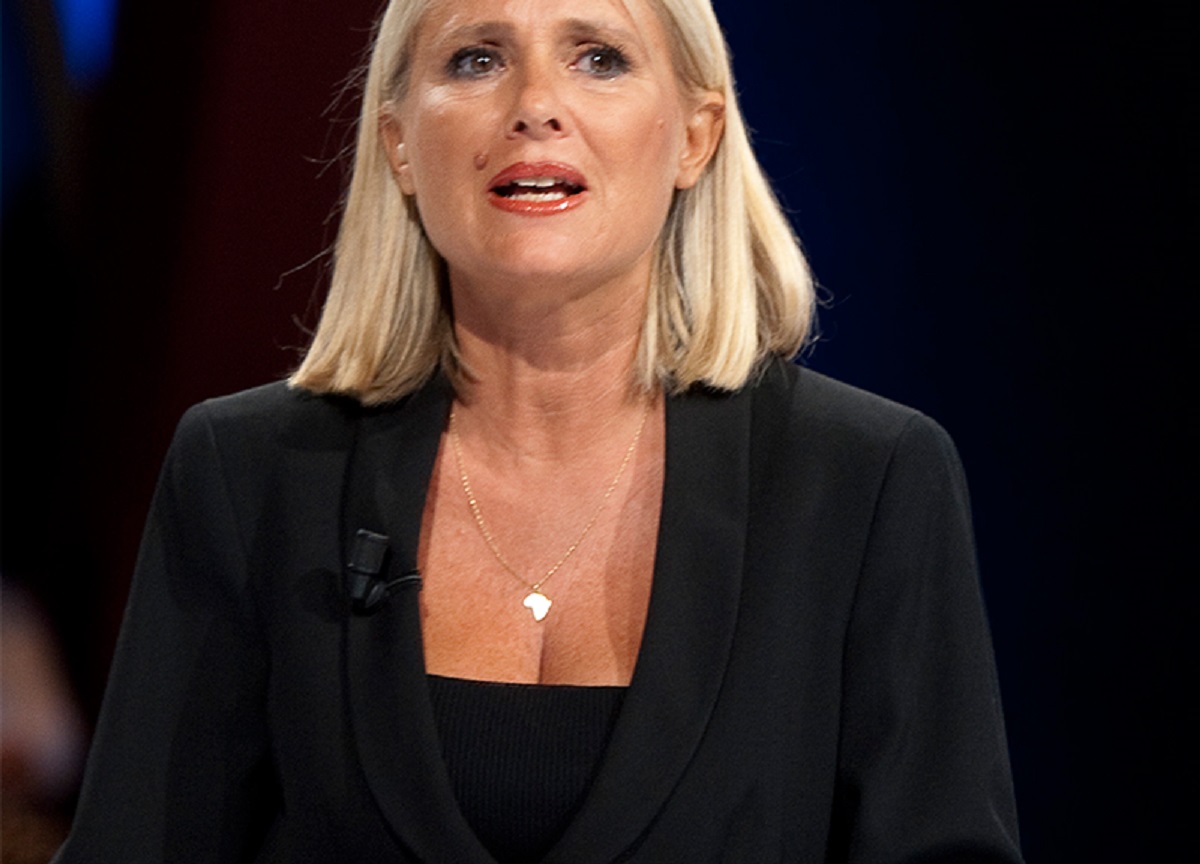 Federica Sciarelli senza filtri: “Il flirt con Cossiga? Calunnie. Con i soldi della querela mi comprai la casa. Avrei fatto dieci figli, ma…” Federica Sciarelli senza filtri: “Il flirt con Cossiga? Calunnie. Con i soldi della querela mi comprai la casa. Avrei fatto dieci figli, ma…”