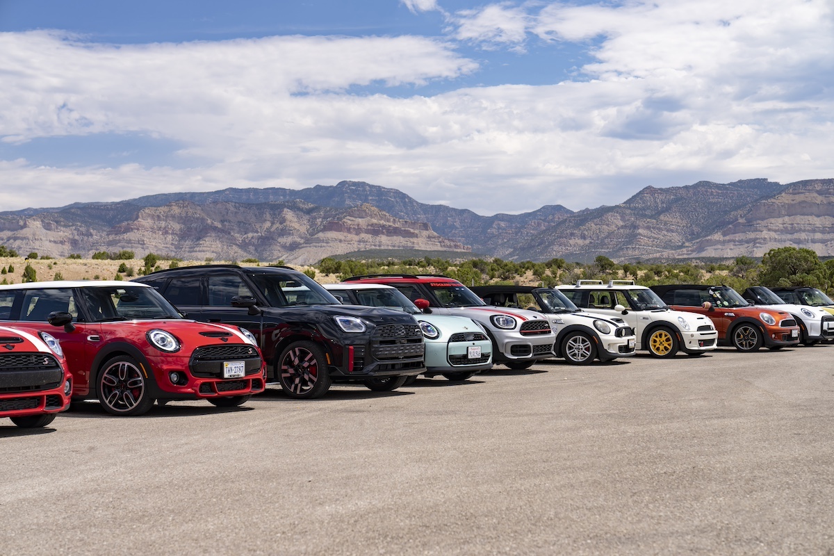 MINI celebra 65 anni di storia, innovazione e successi nel motorsport