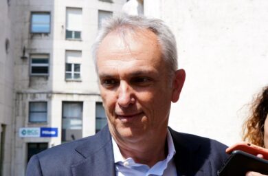 Apple, Luca Maestri si dimette dal ruolo di Cfo: i complimenti di Tim Cook al manager italiano