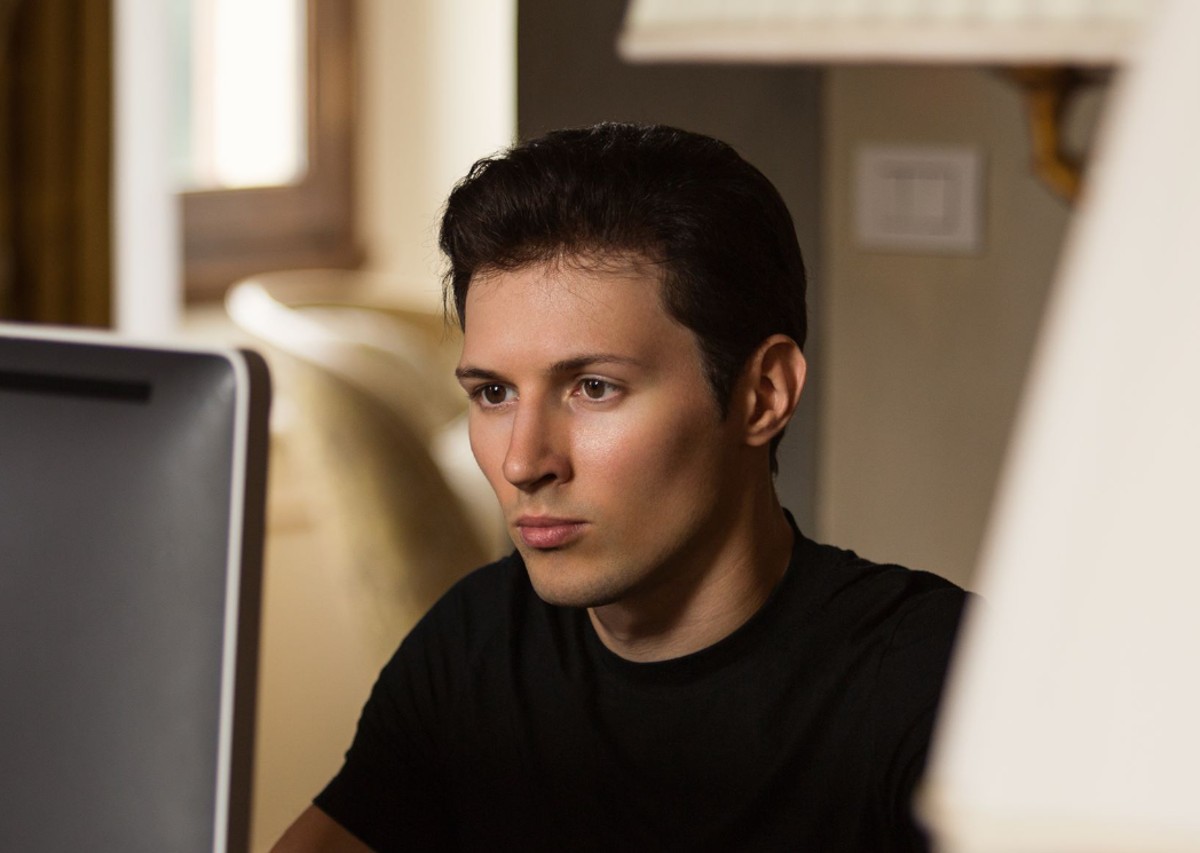 Telegram, Durov trasferito in tribunale dopo il fermo. Mandato d’arresto anche per il fratello Telegram, Durov trasferito in tribunale dopo il fermo. Mandato d’arresto anche per il fratello