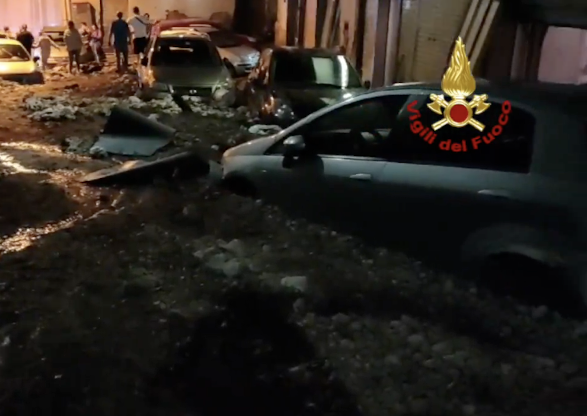 San Felice a Cancello, frana nel Casertano. Due dispersi: un uomo e la madre anziana San Felice a Cancello, frana nel Casertano. Due dispersi: un uomo e la madre anziana