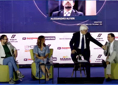 Campo largo, Patuanelli (M5s) a La Piazza apre a Schlein-premier: “Con Renzi manco morti. Negli Usa voterei Kamala Harris”