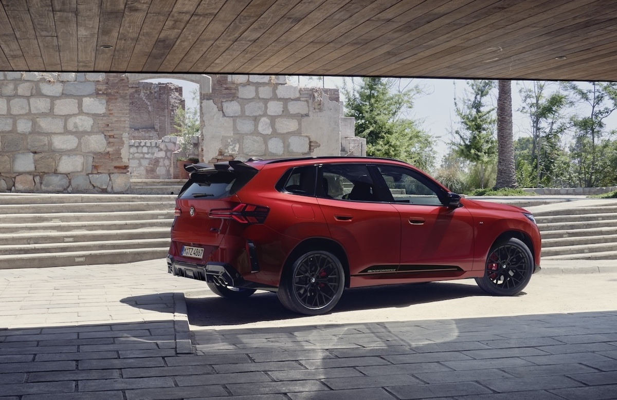 BMW nuova X3, stile da corsa e personalizzazione estrema con M Performance Parts BMW nuova X3, stile da corsa e personalizzazione estrema con M Performance Parts