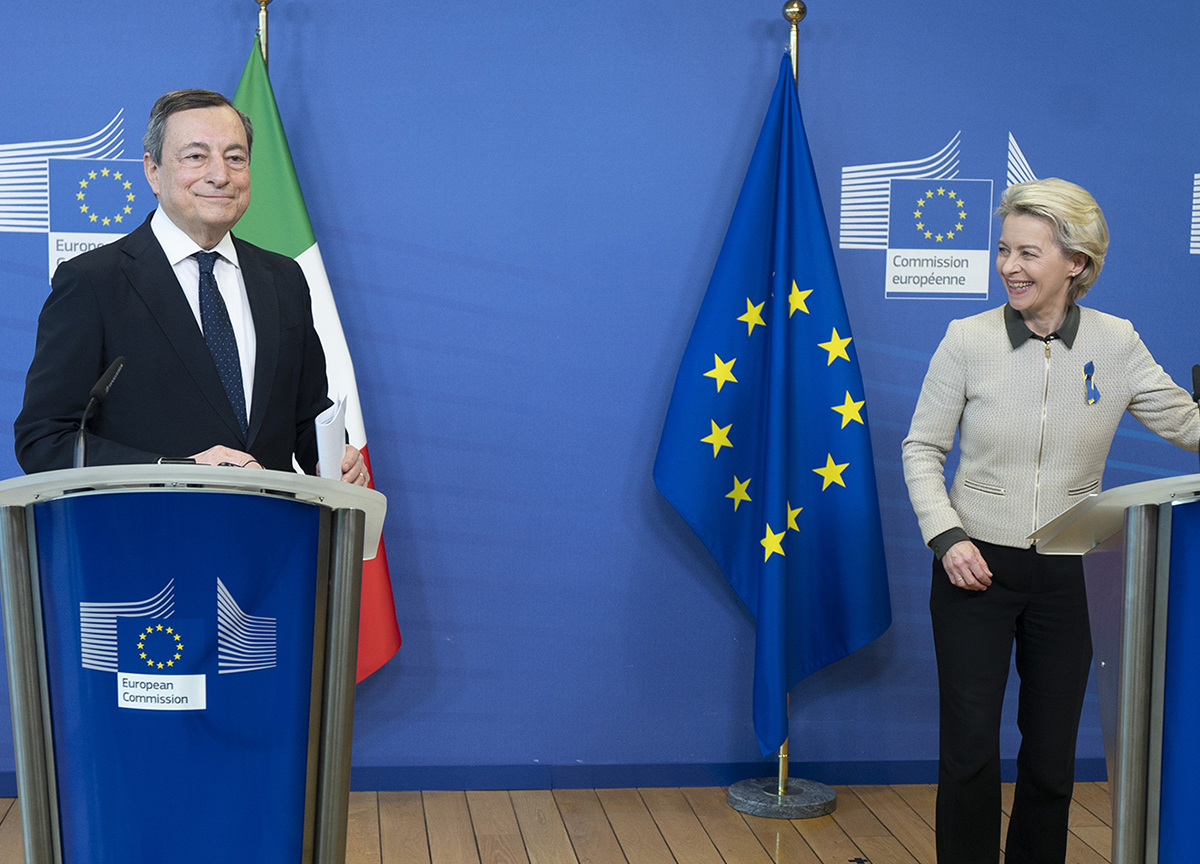 Draghi, ecco il piano per l’Europa del futuro. Energia, difesa e investimenti comuni Draghi, ecco il piano per l’Europa del futuro. Energia, difesa e investimenti comuni