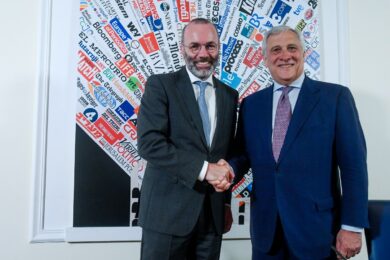 Ue, Weber: “Meloni ha preso più voti di Macron e Scholz. L’Italia avrà un ruolo di peso”