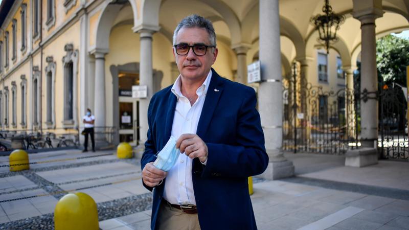 Barletta, Oscar del Libro: sasso contro il virologo Pregliasco