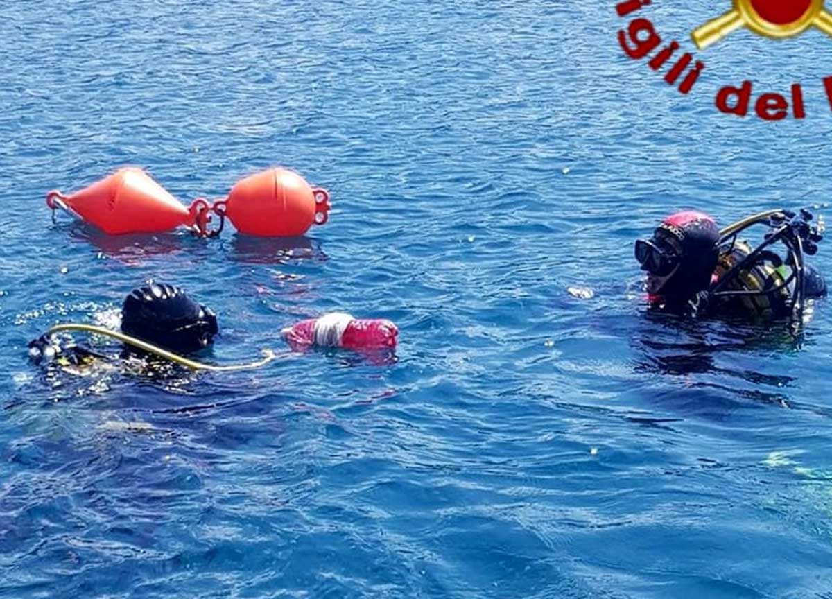 Affogano nel lago di Castel Gandolfo: recuperati i corpi dei due ragazzi che avevano noleggiato un pedalò Affogano nel lago di Castel Gandolfo: recuperati i corpi dei due ragazzi che avevano noleggiato un pedalò
