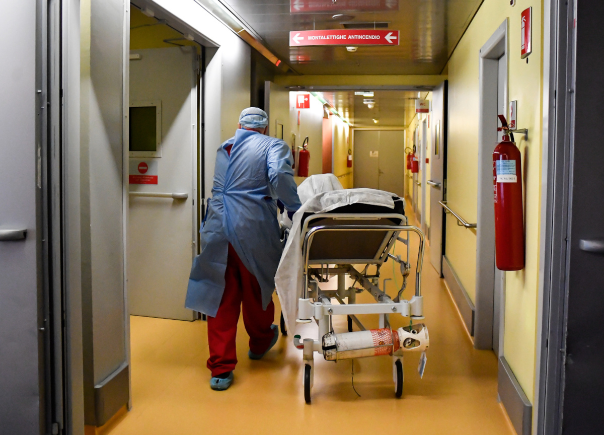 Finanziaria 2025, il conto di medici e infermieri: “Nessuni pensi di far cassa sul Servizio sanitario” Finanziaria 2025, il conto di medici e infermieri: “Nessuni pensi di far cassa sul Servizio sanitario”