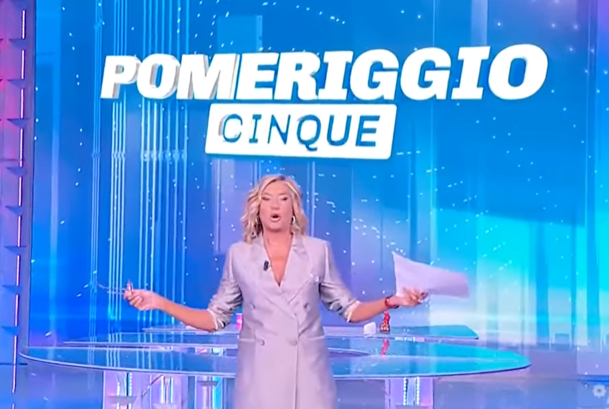 Ascolti tv, Merlino a gamba tesa su Fedez. Pomeriggio Cinque inizia sfiorando il 15% di share Ascolti tv, Merlino a gamba tesa su Fedez. Pomeriggio Cinque inizia sfiorando il 15% di share
