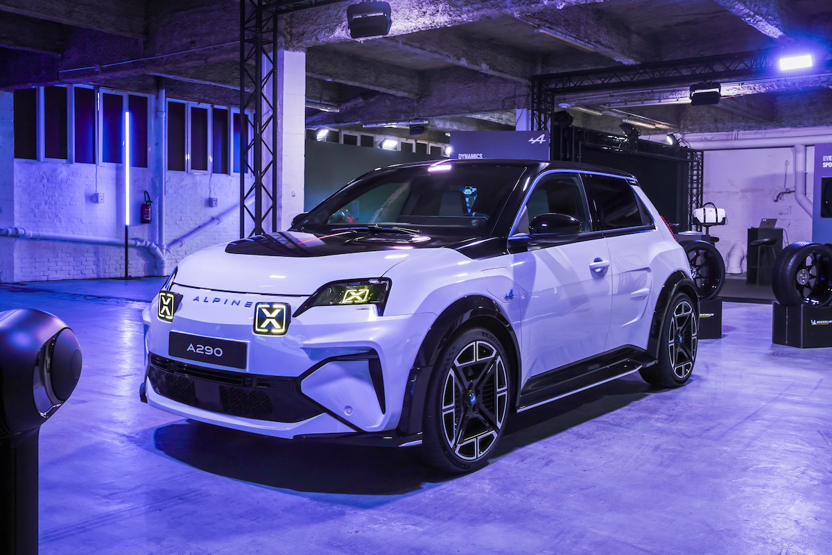 Alpine A290 debutta al Salone Auto Torino 2024, la city car sportiva del futuro