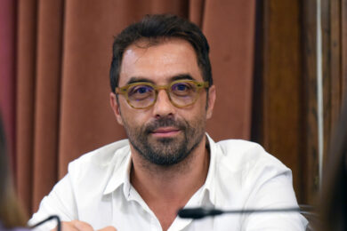 Bari, scossa nel Consiglio Comunale: Livio Sisto lascia Decaro e passa a Forza Italia