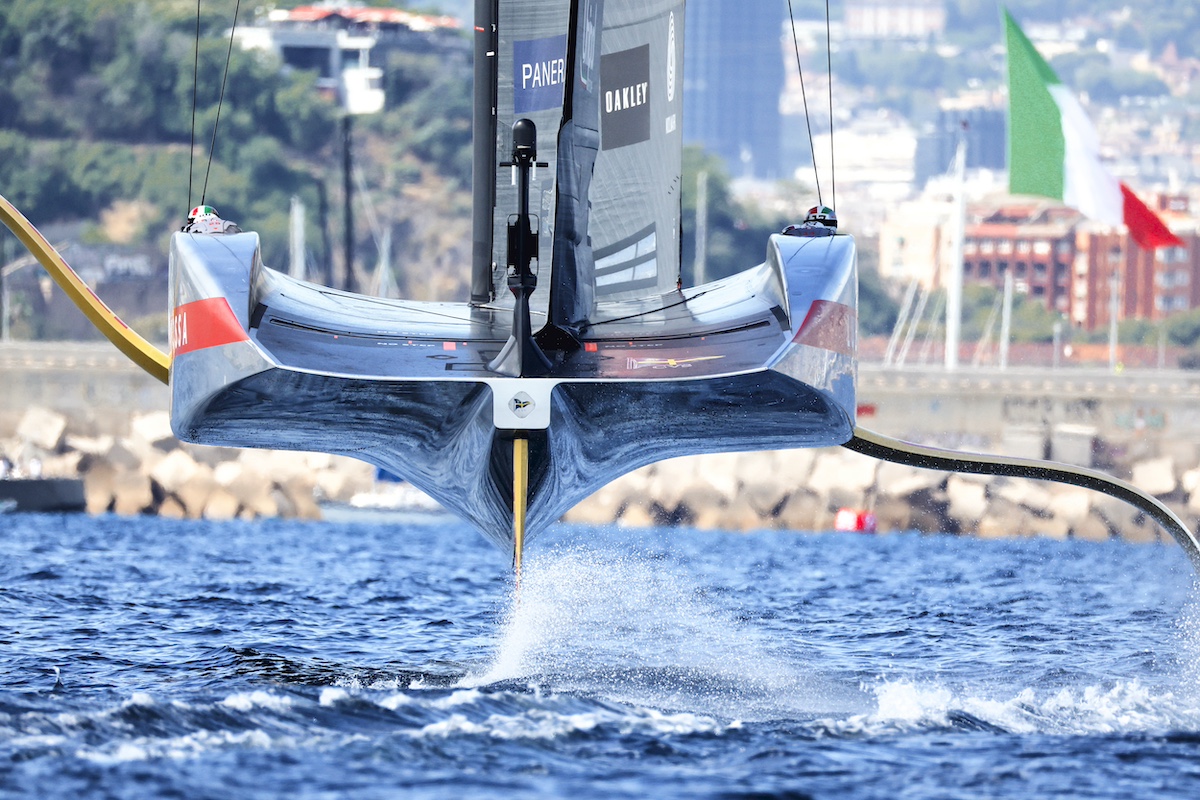 Louis Vuitton Cup, Luna Rossa in semifinale battuto Orient Express