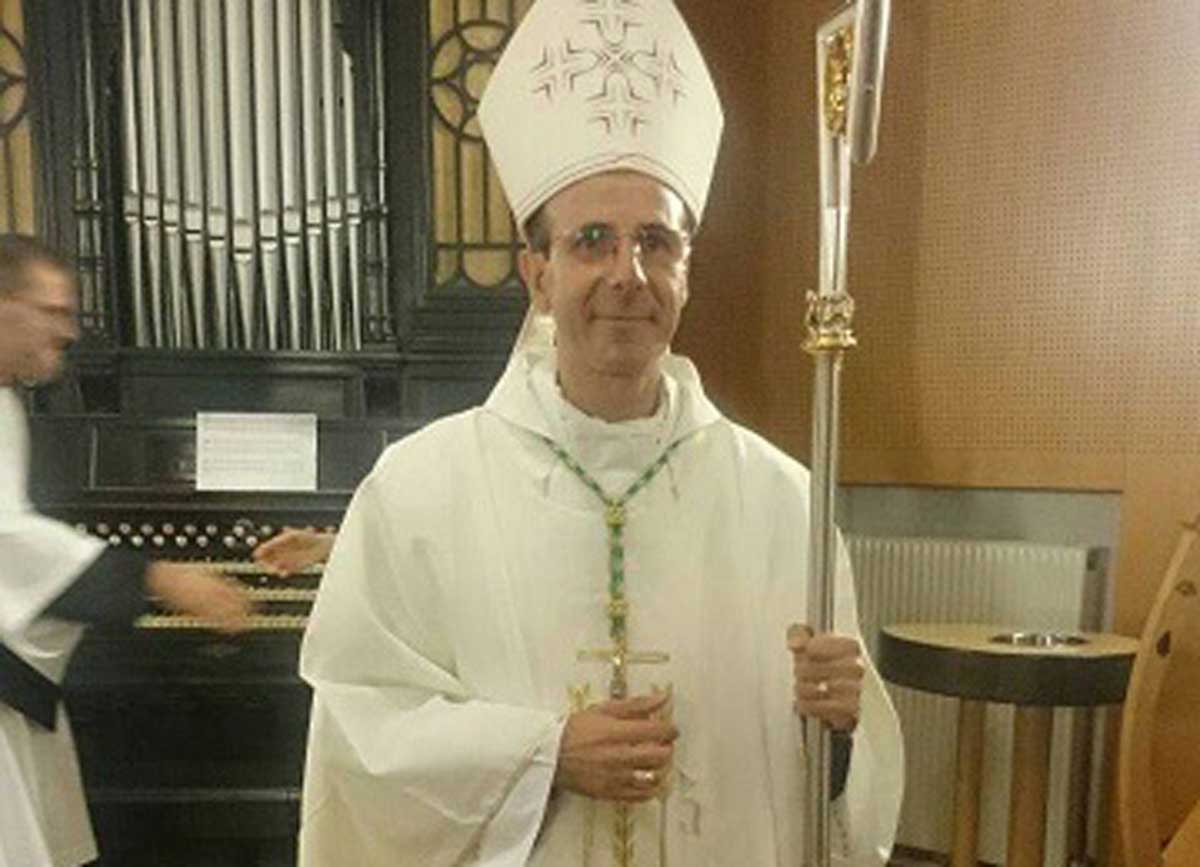 “Continuerò con gli esorcismi, i miei sacramenti sono validi”, monsignor Micalef sfida Papa Francesco