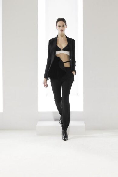 La Perla ritrova la luce, raggiunto l’accordo con il Mimit: si riparte con la produzione