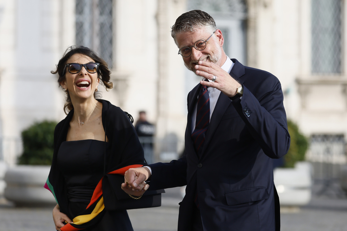 Chi è il nuovo ministro della Cultura Alessandro Giuli che ha preso il posto di Sangiuliano dopo il Boccia-gate Chi è il nuovo ministro della Cultura Alessandro Giuli che ha preso il posto di Sangiuliano dopo il Boccia-gate
