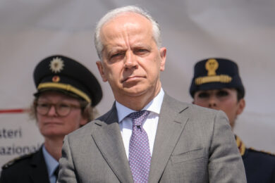 Piantedosi: “Sangiuliano persona per bene”. Opposizioni soddisfatte. Conte gli telefona