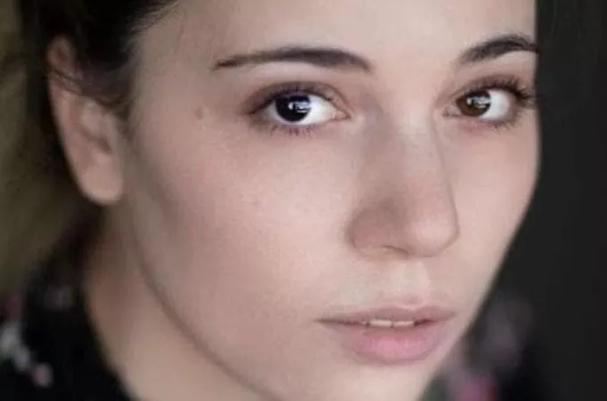 Francesca Carocci muore per infarto a 28 anni: i medici avevano dato antidolorifici all’attrice Francesca Carocci muore per infarto a 28 anni: i medici avevano dato antidolorifici all’attrice