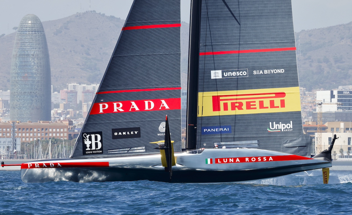 Luna Rossa mantiene la leadership nella Louis Vuitton Cup: vittoria contro USA, sconfitta con GBR Luna Rossa mantiene la leadership nella Louis Vuitton Cup: vittoria contro USA, sconfitta con GBR