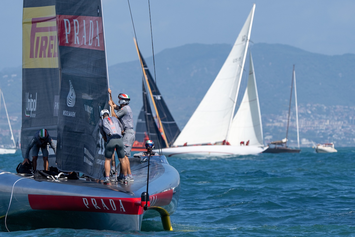 Luna Rossa mantiene la leadership nella Louis Vuitton Cup: vittoria contro USA, sconfitta con GBR Luna Rossa mantiene la leadership nella Louis Vuitton Cup: vittoria contro USA, sconfitta con GBR