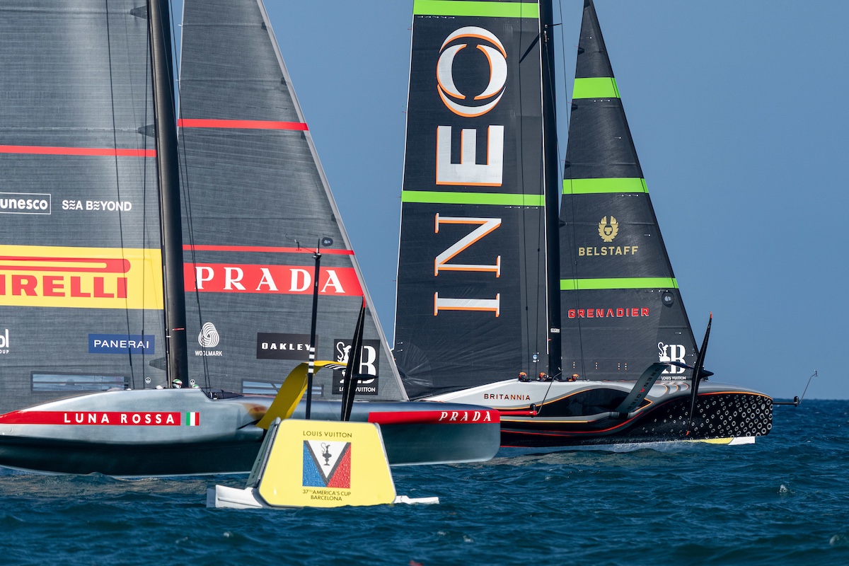 Luna Rossa mantiene la leadership nella Louis Vuitton Cup: vittoria contro USA, sconfitta con GBR Luna Rossa mantiene la leadership nella Louis Vuitton Cup: vittoria contro USA, sconfitta con GBR