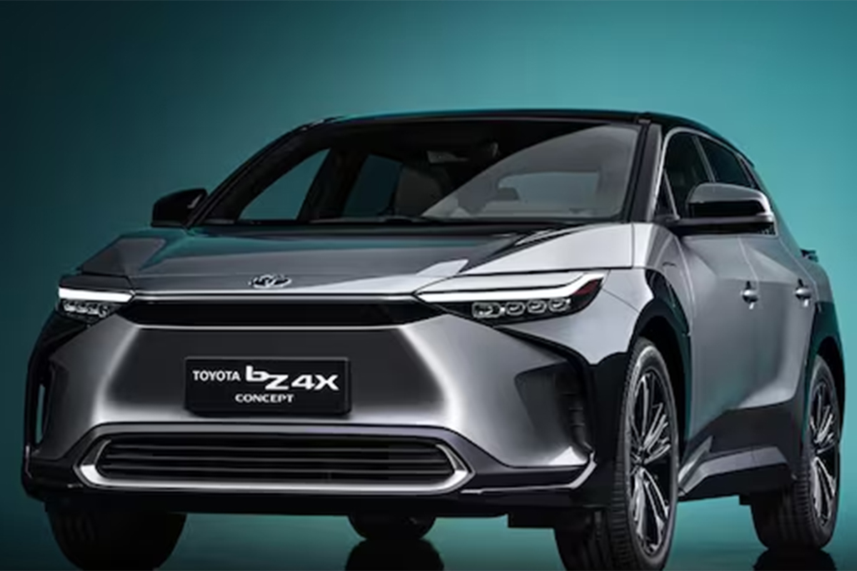 Toyota, anche il gigante giapponese produrrà meno auto elettriche Toyota, anche il gigante giapponese produrrà meno auto elettriche