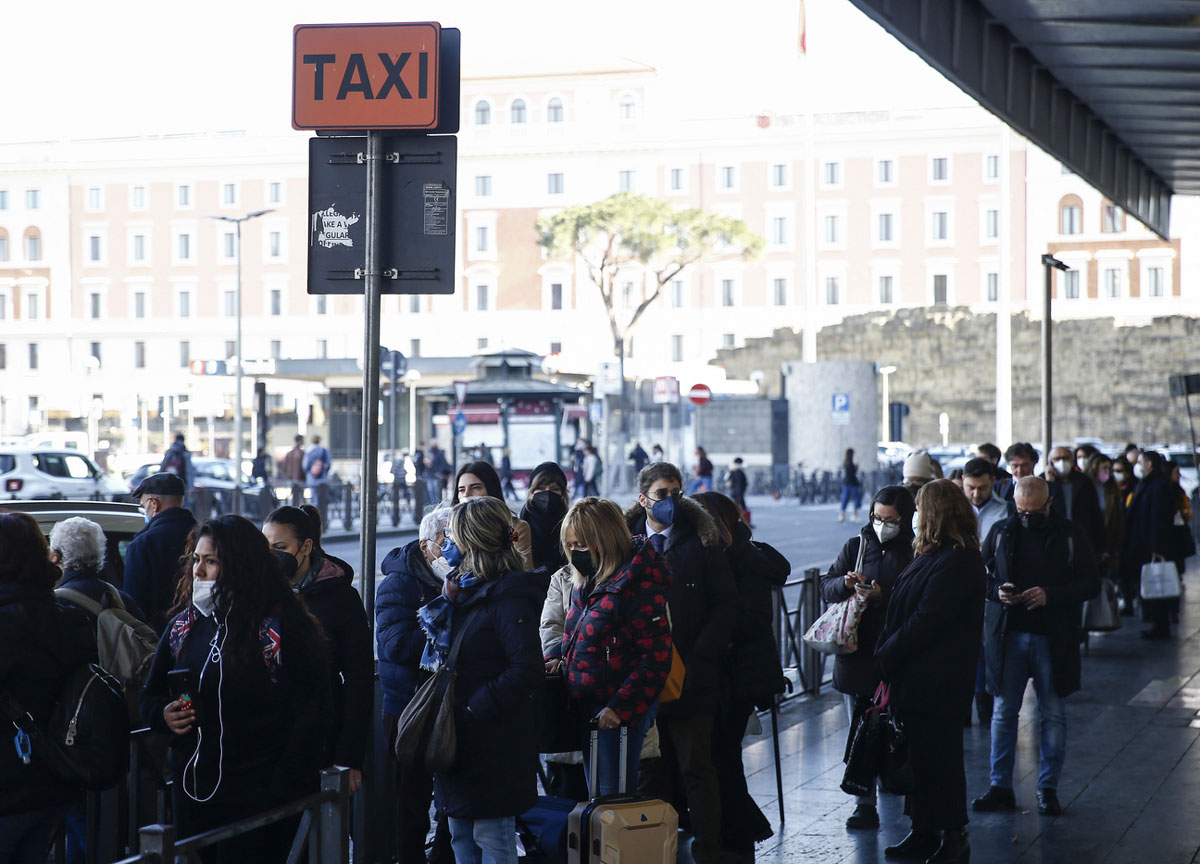 Lunedì nero a Roma: si fermano bus, tram e metrò: code di disagi per l’agitazione di Trenitalia Usb