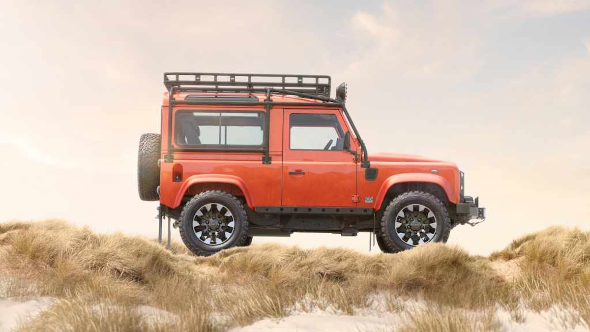 Land Rover Classic svela il Defender V8 by Works Bespoke: tradizione e personalizzazione senza compromessi