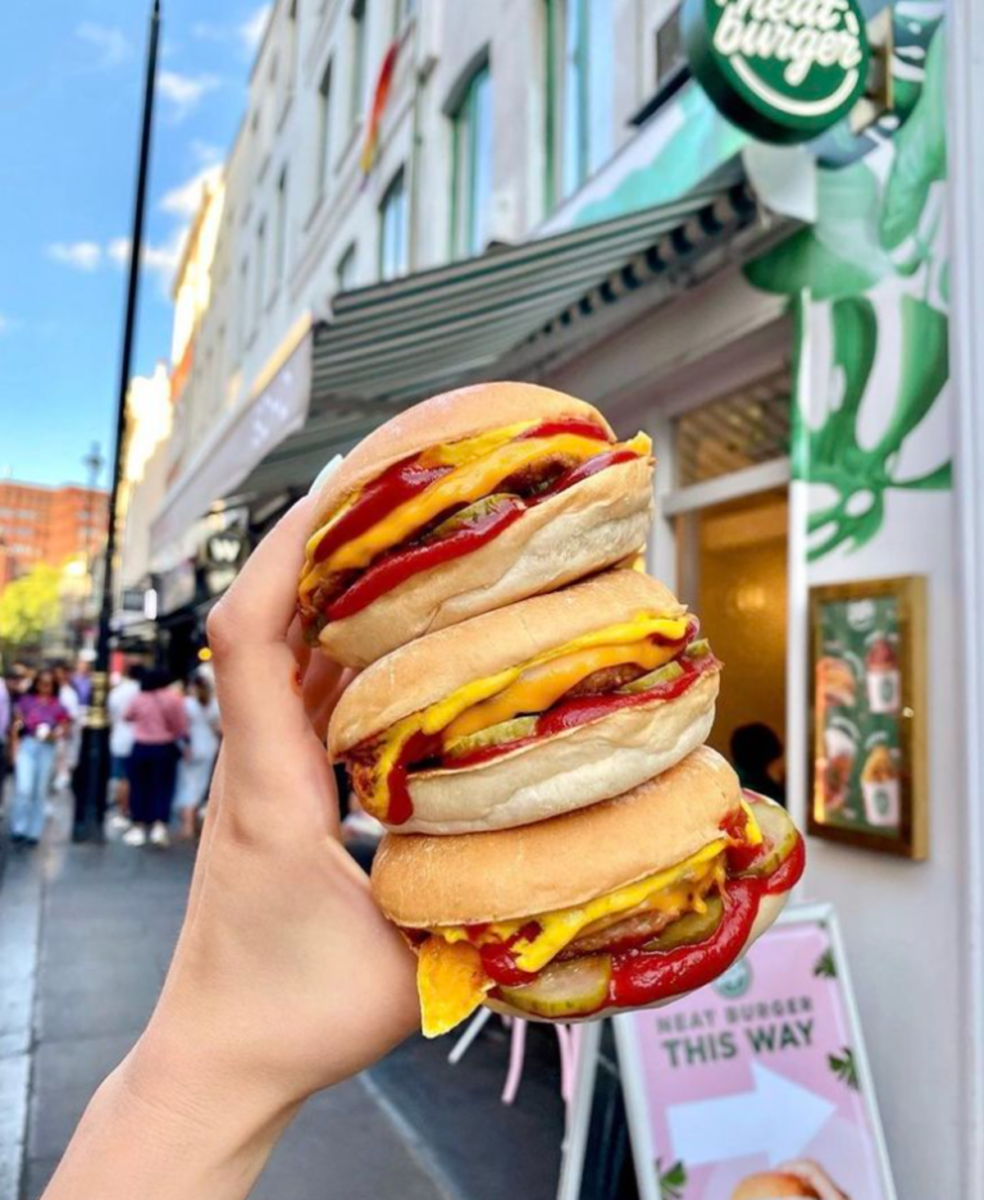 Neat Burger, nuovo store a Milano: il ristorante plant-based di Hamilton e Di Caprio arriva in Porta Venezia Neat Burger, nuovo store a Milano: il ristorante plant-based di Hamilton e Di Caprio arriva in Porta Venezia
