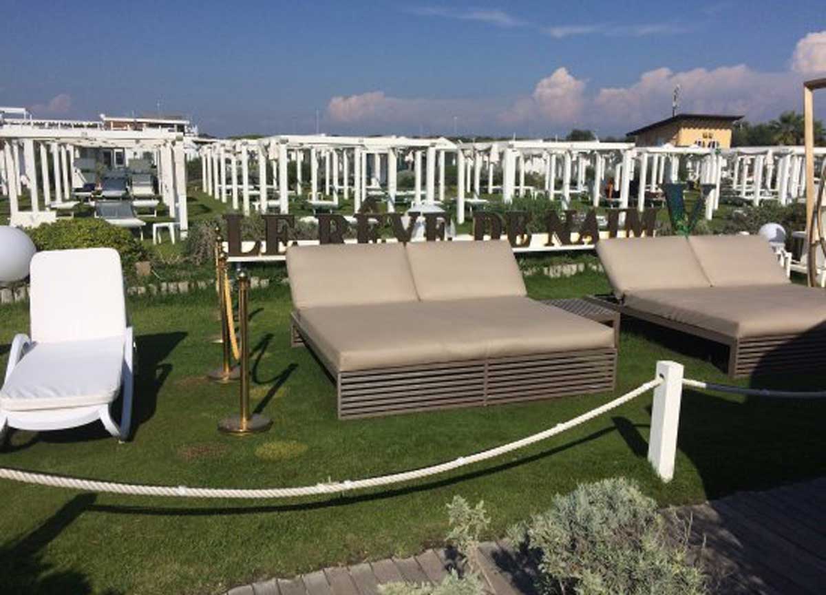 Turismo, la beffa di Roma: invasi da tutto il mondo ma in 8 mila sono senza contratto Confindustria Turismo, la beffa di Roma: invasi da tutto il mondo ma in 8 mila sono senza contratto Confindustria