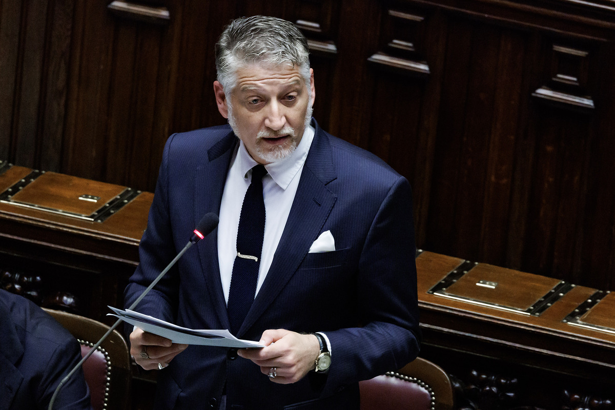 Cultura, il debutto di Giuli alla Camera: “Rivedrò le nomine di Sangiuliano” Cultura, il debutto di Giuli alla Camera: “Rivedrò le nomine di Sangiuliano”