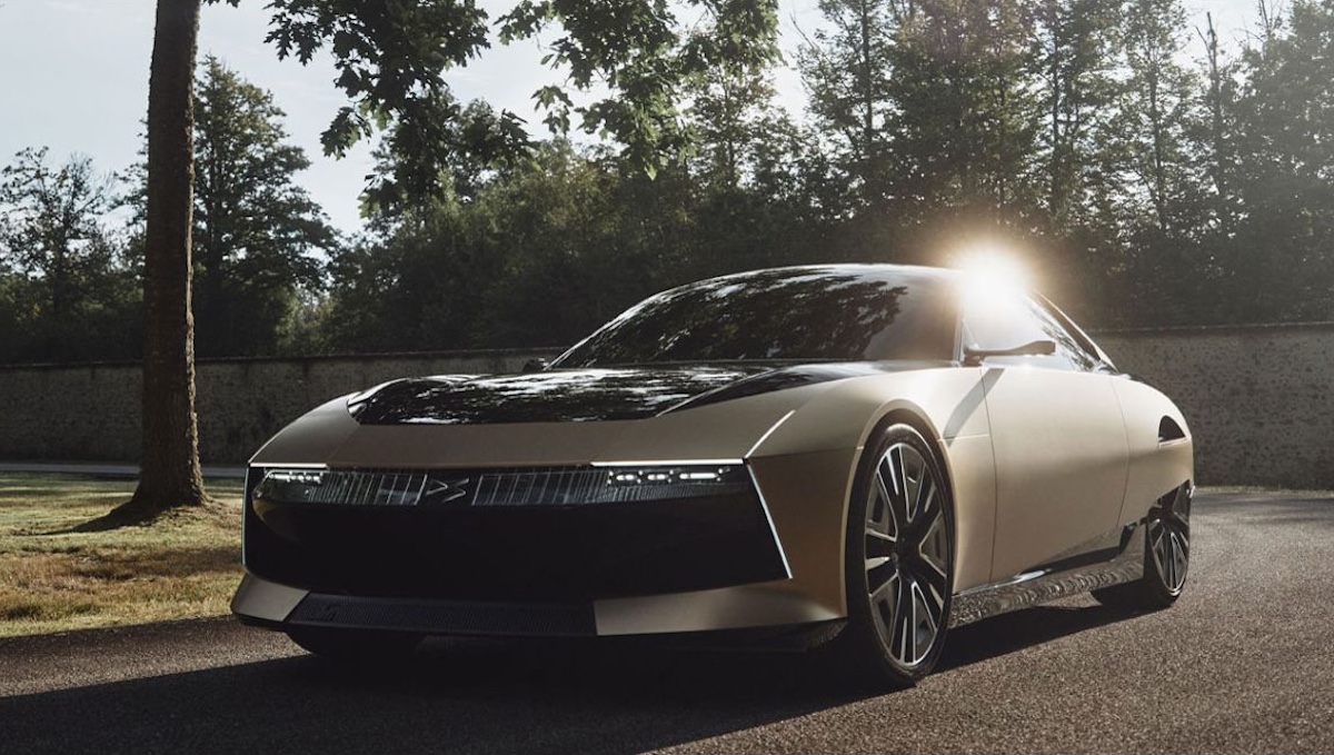 DS Automobiles celebra la sua storia con SM TRIBUTE, dialogo tra passato e futuro DS Automobiles celebra la sua storia con SM TRIBUTE, dialogo tra passato e futuro