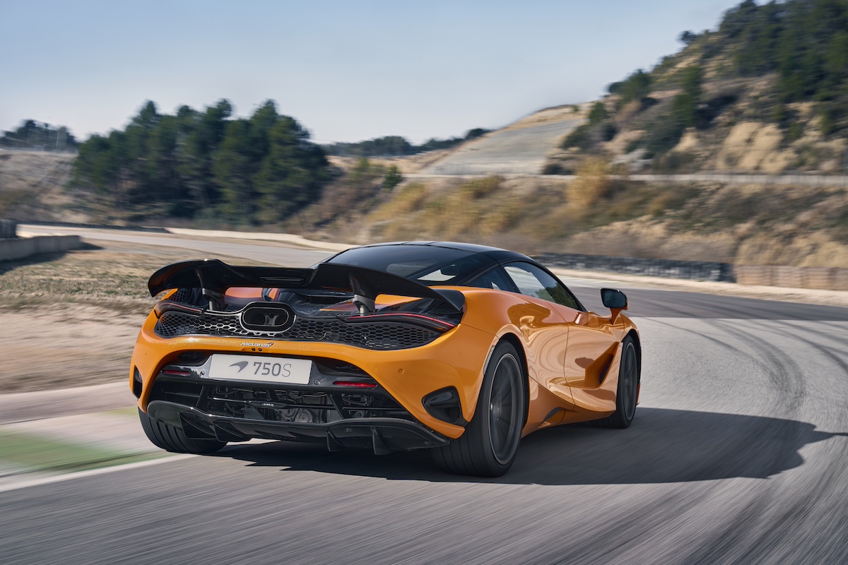 McLaren Artura Spider debutta al Salone Auto Torino 2024 McLaren Artura Spider debutta al Salone Auto Torino 2024