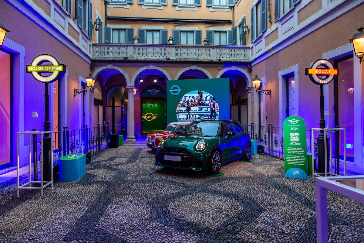 MINI celebra 65 anni di storia e svela il futuro elettrico alla House of MINI