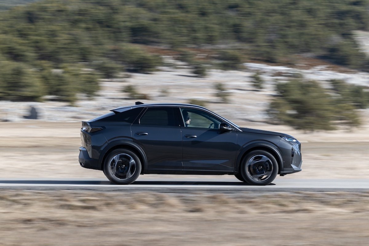 PEUGEOT nuovo 3008 Plug-In Hybrid, prestazioni elevate e innovazione per una mobilità più sostenibile PEUGEOT nuovo 3008 Plug-In Hybrid, prestazioni elevate e innovazione per una mobilità più sostenibile