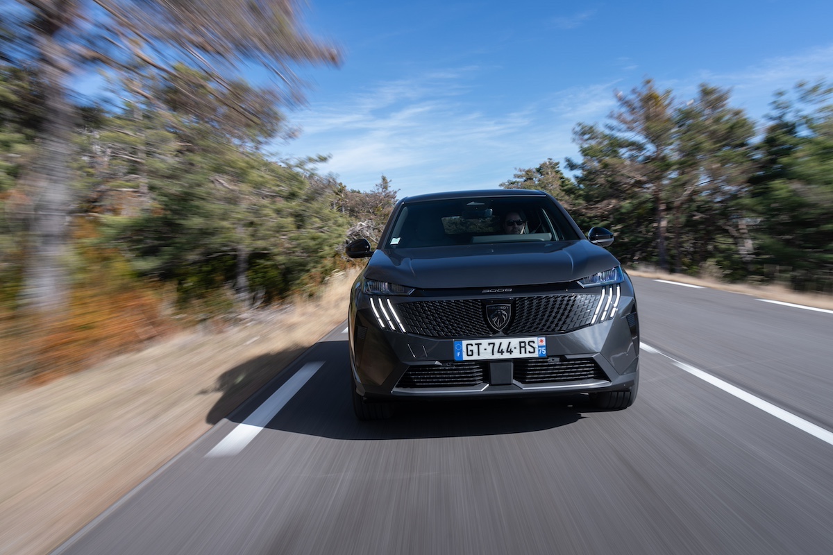 PEUGEOT nuovo 3008 Plug-In Hybrid, prestazioni elevate e innovazione per una mobilità più sostenibile PEUGEOT nuovo 3008 Plug-In Hybrid, prestazioni elevate e innovazione per una mobilità più sostenibile