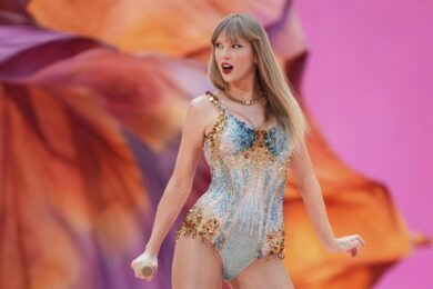 Taylor Swift smuove le elezioni USA: appoggia Kamala Harris e 400mila persone si iscrivono per votare