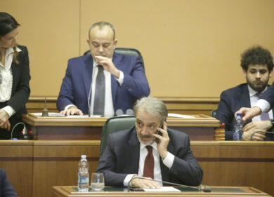 Regione Lazio, terzultimatum di Forza Italia a Rocca: “O un assessore, o la presidenza del Consiglio”