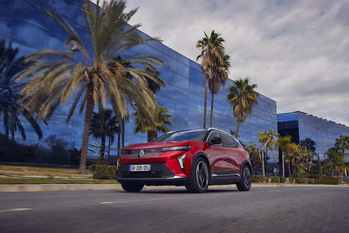 Renault al Salone Auto Torino 2024, elettrificazione e stile con la strategia Renaulution Renault al Salone Auto Torino 2024, elettrificazione e stile con la strategia Renaulution