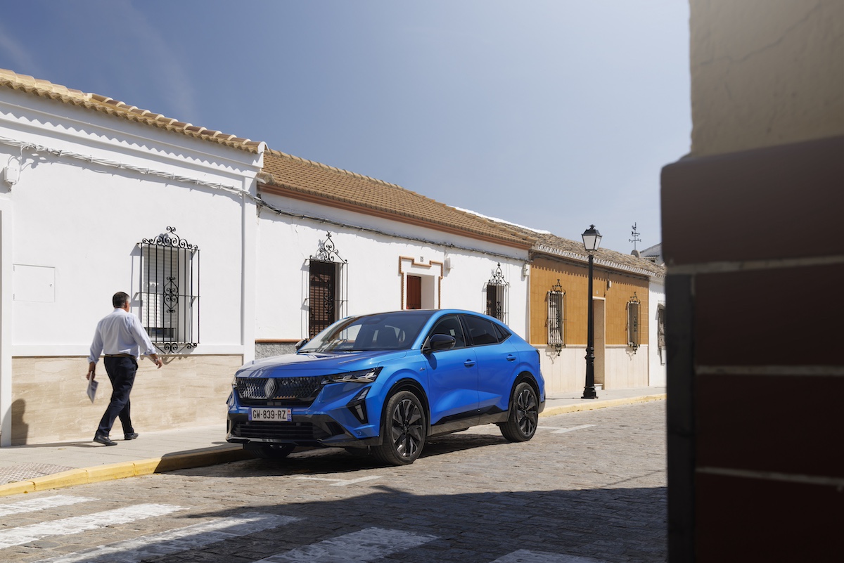 Renault al Salone Auto Torino 2024, elettrificazione e stile con la strategia Renaulution Renault al Salone Auto Torino 2024, elettrificazione e stile con la strategia Renaulution