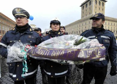 Vigili urbani caduti durante il nazismo: Roma nega il permesso agli agenti di partecipare in divisa ufficiale
