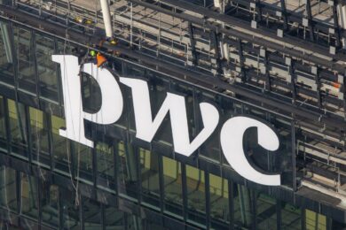 Cina, multa da record a Pwc  per aver “chiuso un occhio” sulla frode miliardaria di Evergrande