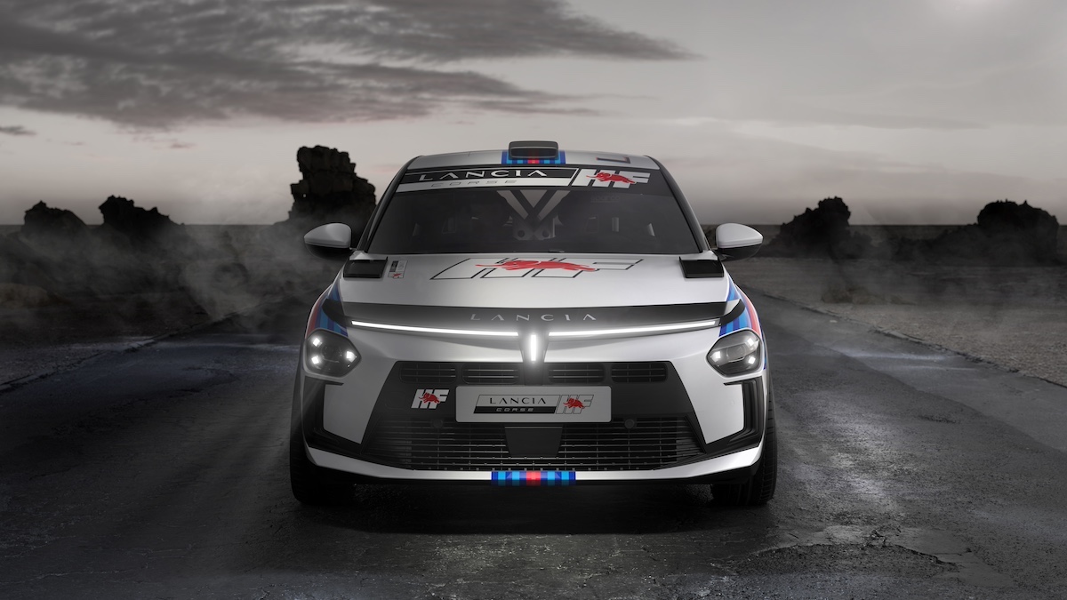 Amiki Miei 2024: la passione per Lancia torna a sfilare per le strade di Torino Amiki Miei 2024: la passione per Lancia torna a sfilare per le strade di Torino