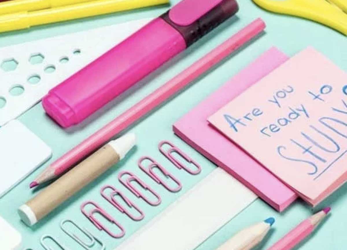 Astucci e penne Walt Disney, Pokemon e Hello Kitty: un tir pieno di falsi per la scuola scoperto al Prenestino Astucci e penne Walt Disney, Pokemon e Hello Kitty: un tir pieno di falsi per la scuola scoperto al Prenestino