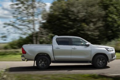 Toyota nuovo Hilux Hybrid 48V: il pick-up che unisce potenza e tecnologia ibrida