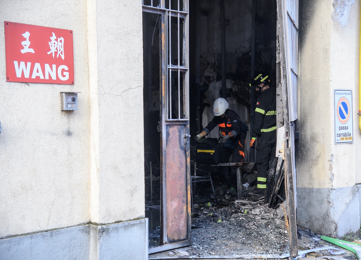 Milano, incendio nell’emporio cinese: 24 ore prima la tentata estorsione Milano, incendio nell’emporio cinese: 24 ore prima la tentata estorsione